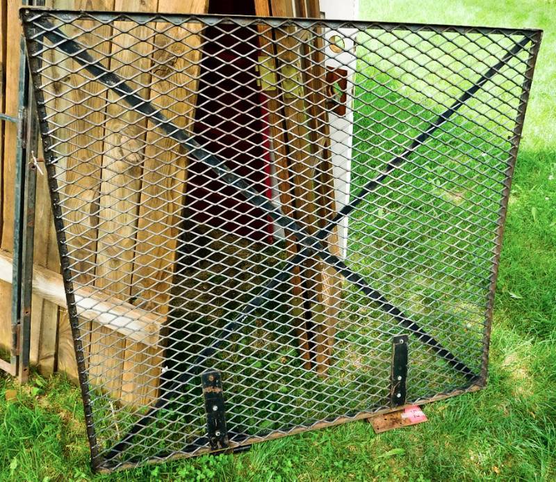 lot 52 image: large metal gate with two large hinges