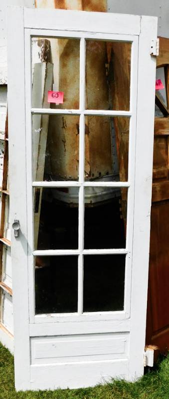 lot 60 image: Vintage white door with 8 panes and 8 panes of glass