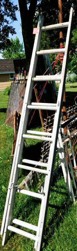 lot 58 image: metal extension ladder