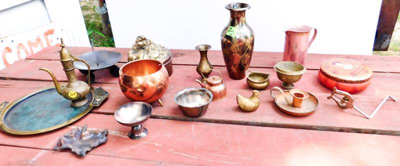 lot 74 image: lot of metal dcor items various metals some are very nice