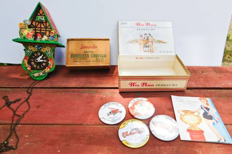 lot 77 image: German Clock, cigar box, buttons and more