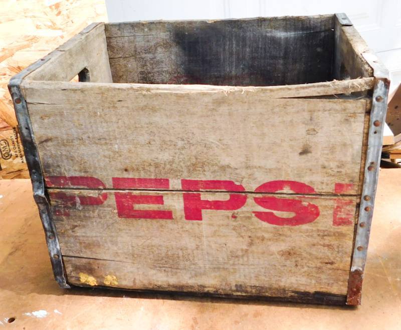 lot 96 image: deep wooden pepsi crate