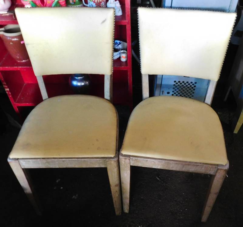lot 108 image: two matching vintage chairs