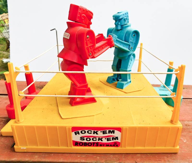 lot 119 image: ROCK EM SOCK EM Robots by Marx