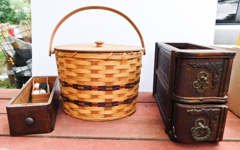 lot 122 image: amish sewing basket and three sewing machine drawers