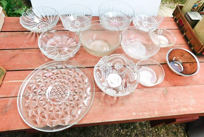 lot 130 image: large lot of glass serving bowls and platter please see all the photos