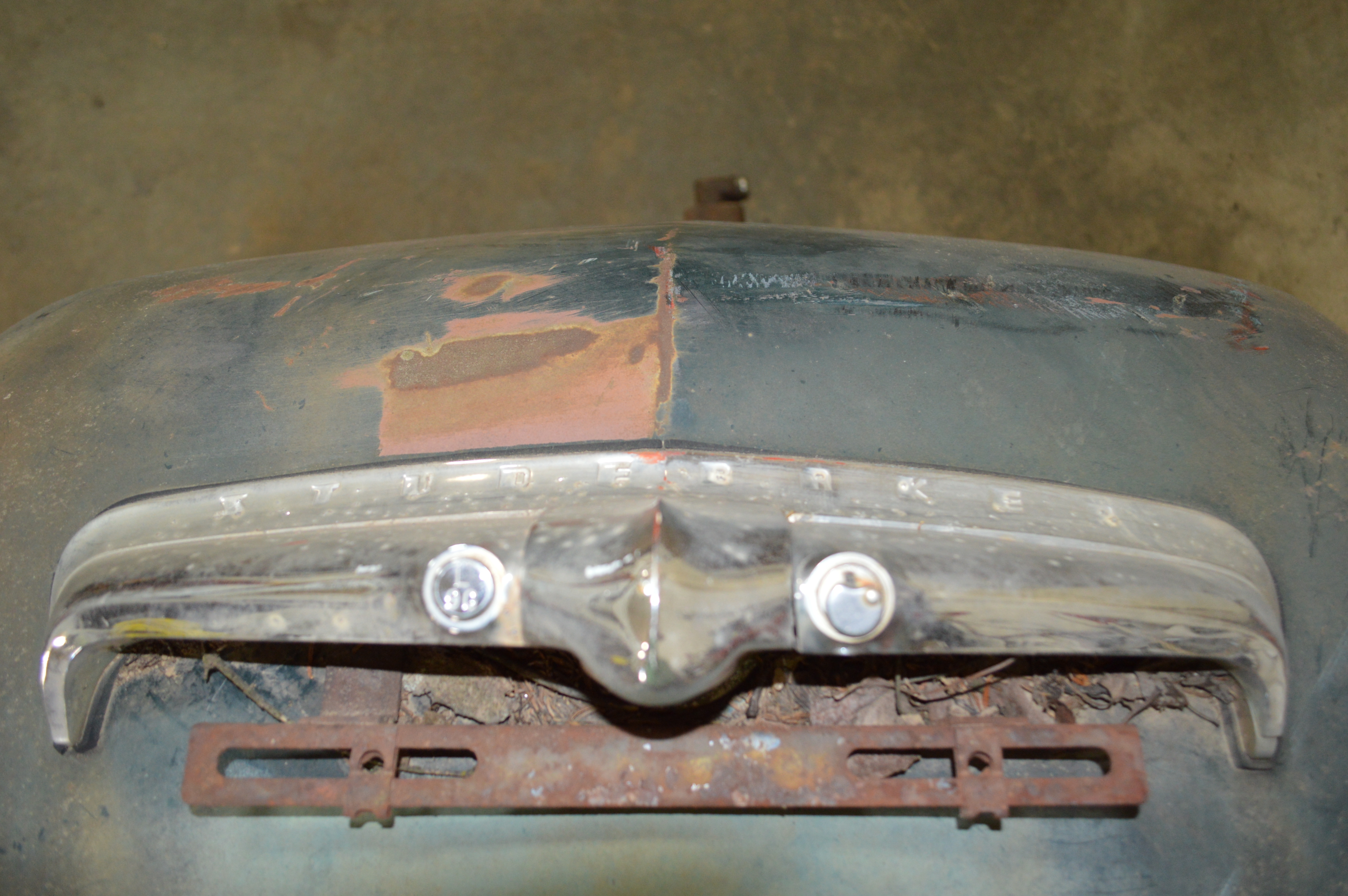 Stubebaker trunk lid