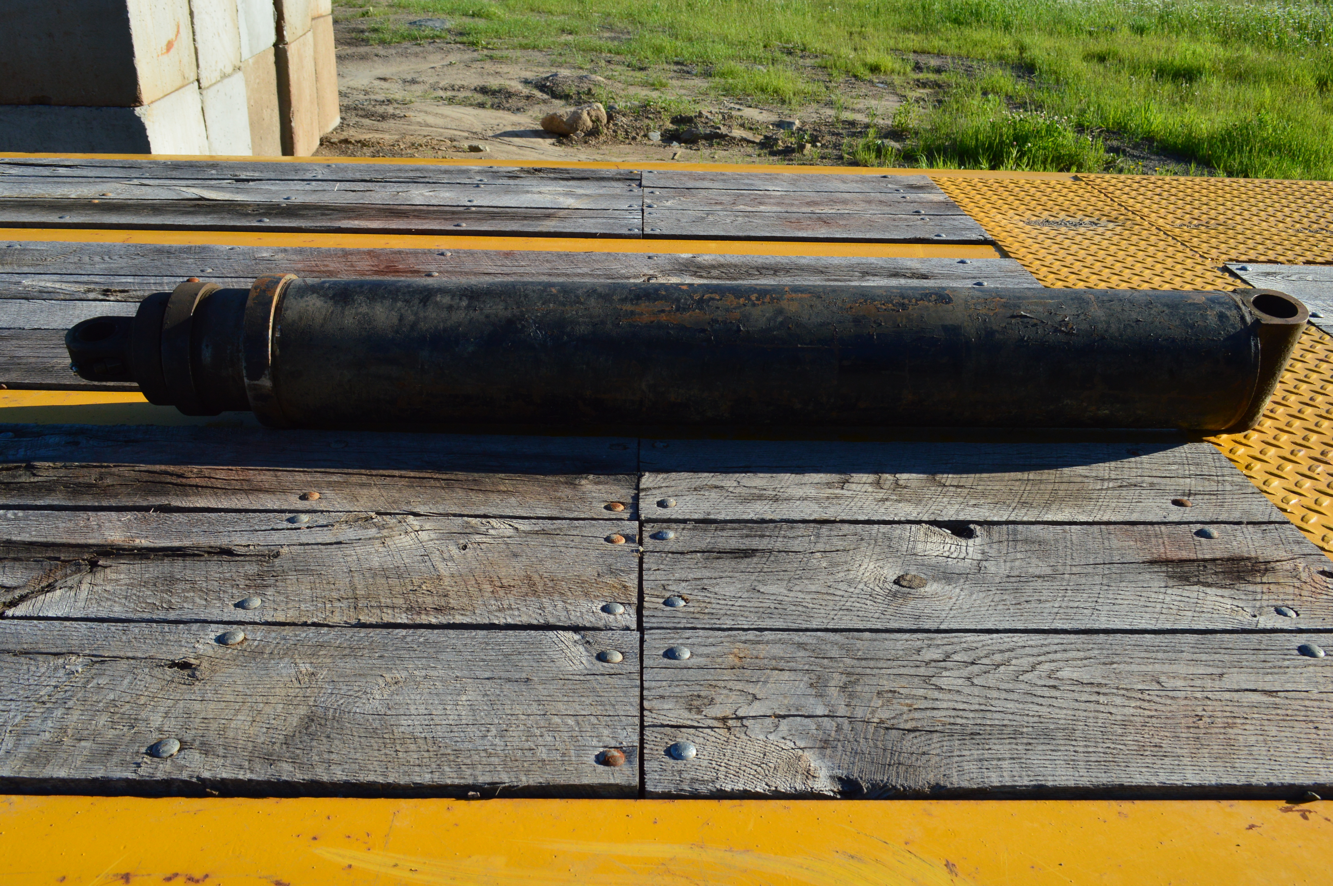 Telescoping hydraulic cylinder