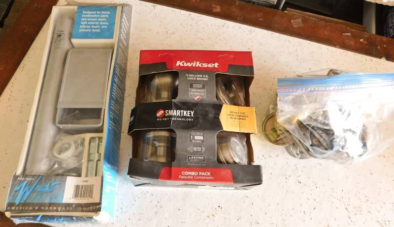 lot 20 image: Kwikset combo lock set, Deluxe heavy duty door closer and more