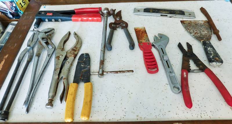 lot 30 image: lot of shop tools several specialty tools please see all the photos