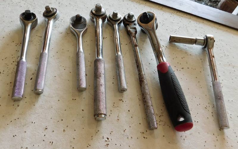 lot 34 image: lot of 8 rachets various makers all useable