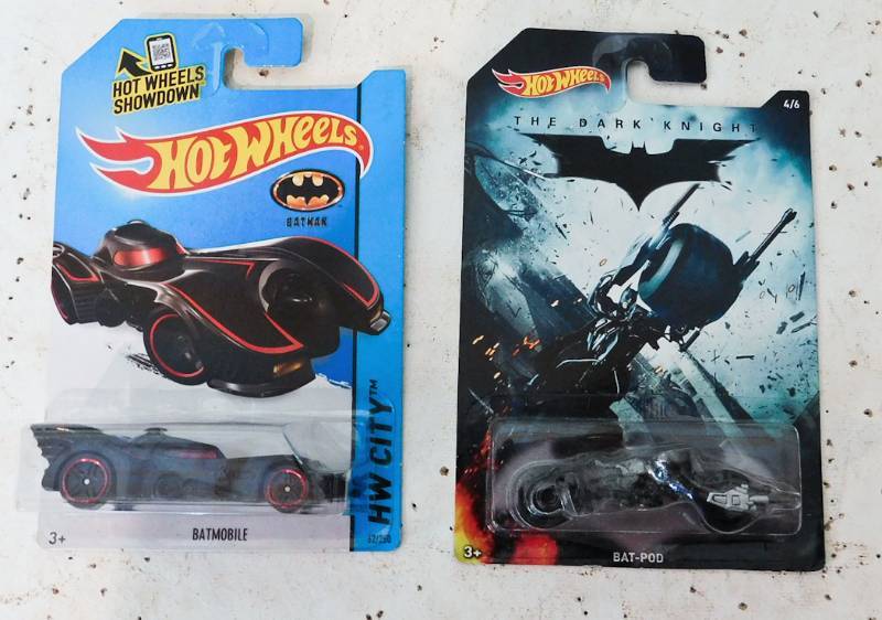lot 47 image: Hot Wheels 2 single packages batman car and motorcycle