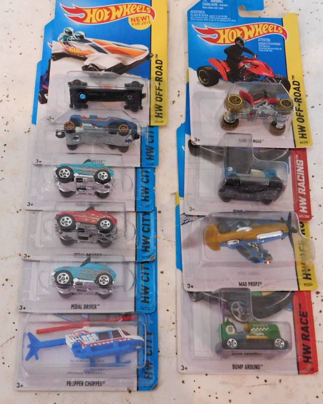lot 49 image: Hot wheels 10 single packages off road and other items