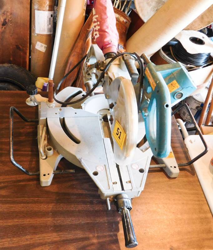 lot 51 image: Makita LS 1013 13 Amp 10 dual compound radial saw