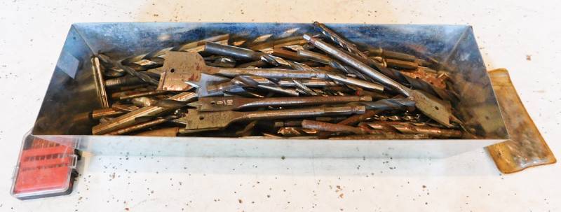 lot 60 image: large tin full of drill bits all sizes