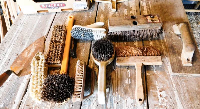 lot 85 image: large lot of brushes for job site or shop