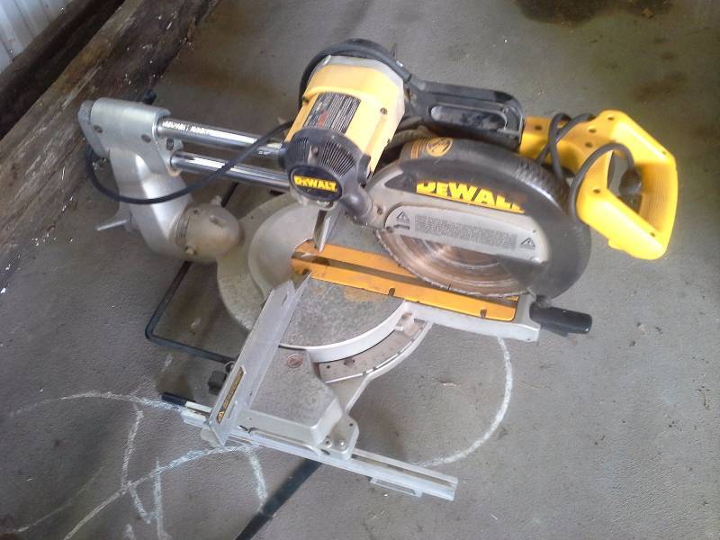 Dewalt Compound Miter Saw