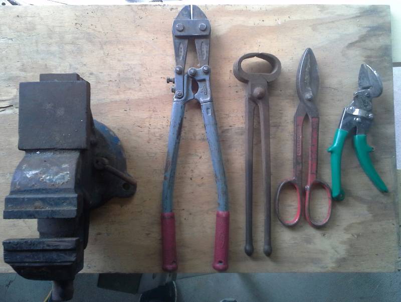 Bench Top Vice Grip with tools