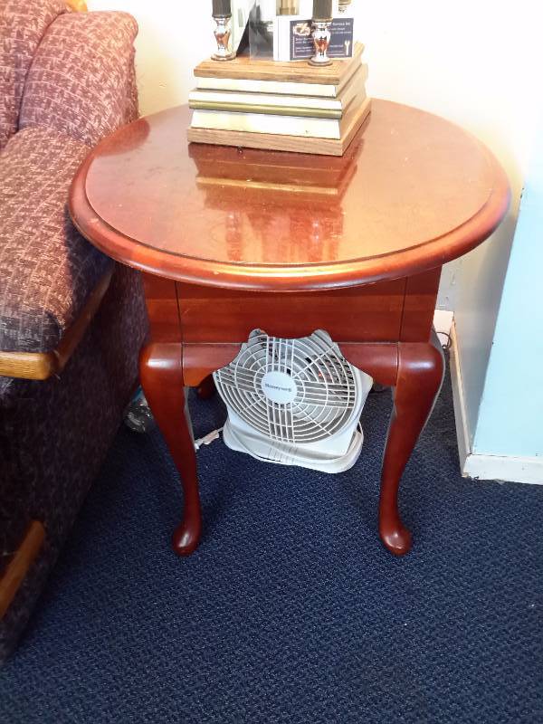 2 Oak End Tables.. Oval Shaped.. Need a little tlc