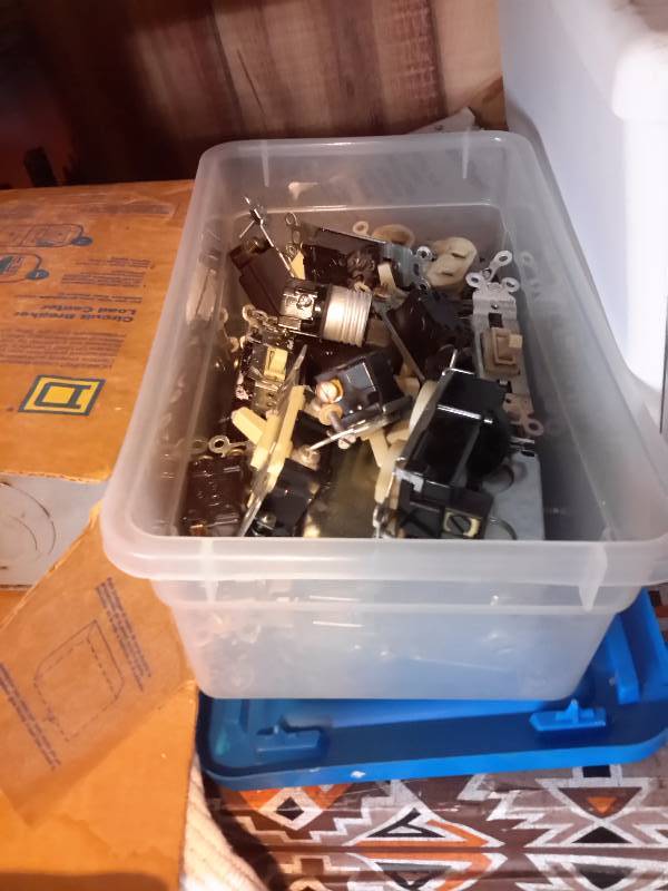 Misc. Electrical items from the basement shelf.. See close up pictures.. Plastic containes included.. You can probably get it all in those containers.. If not have your own boxes
