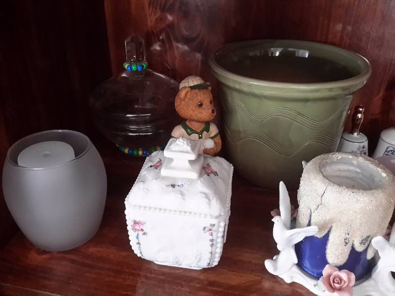 Misc. Decorative Items as pictured. Bring your own boxes