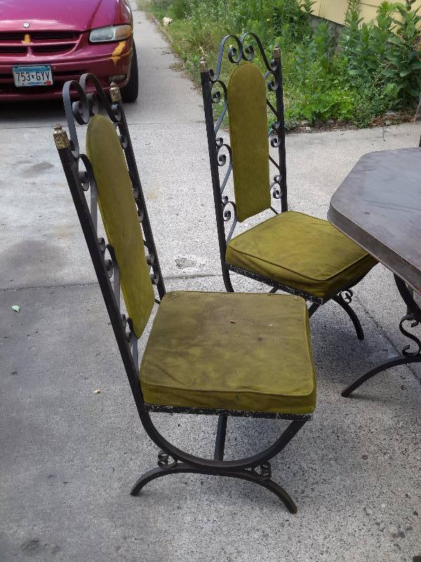WOW Look at this MID MOD dining room set..  Table and 6 Chairs