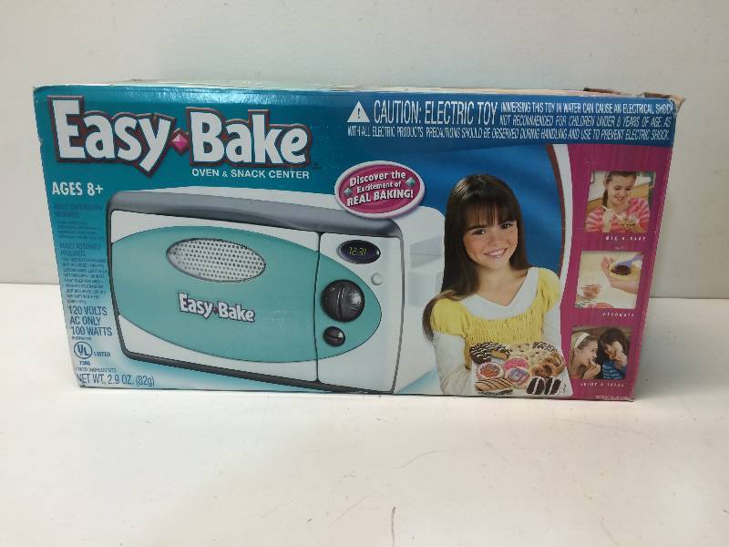 lot 8 image: Easy Bake Oven