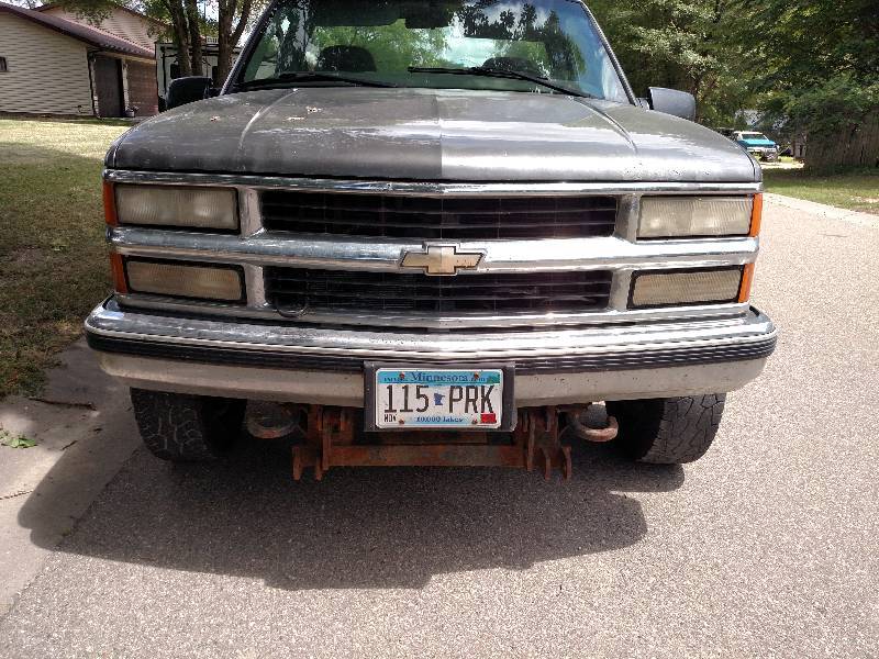 lot 1 image: 2000 Chevrolet K2500 Pickup Truck