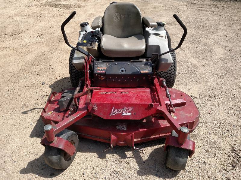 lot 5 image: 2004 ExMark Laser Z Zero Turn Mower...