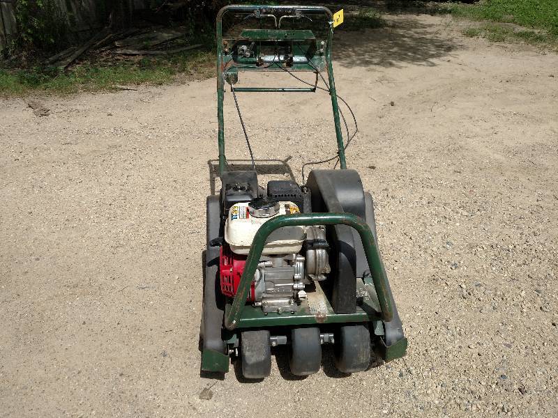 lot 14 image: Turfco TurnAer4 Aerator, Model 8539...