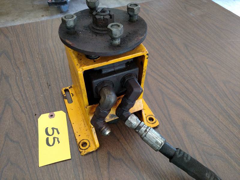 lot 55 image: Wright Stander Mower Hydraulic Whee...