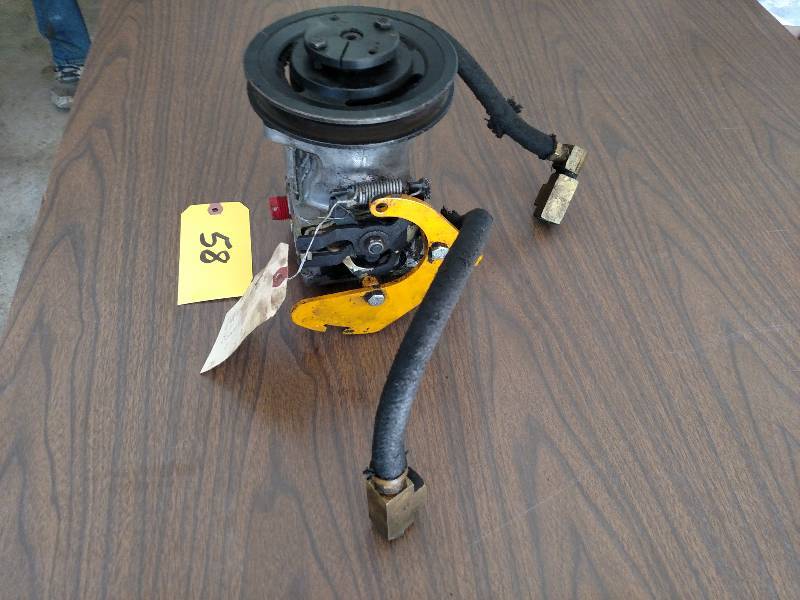 lot 58 image: Wright Stander Mower Hydraulic Stee...