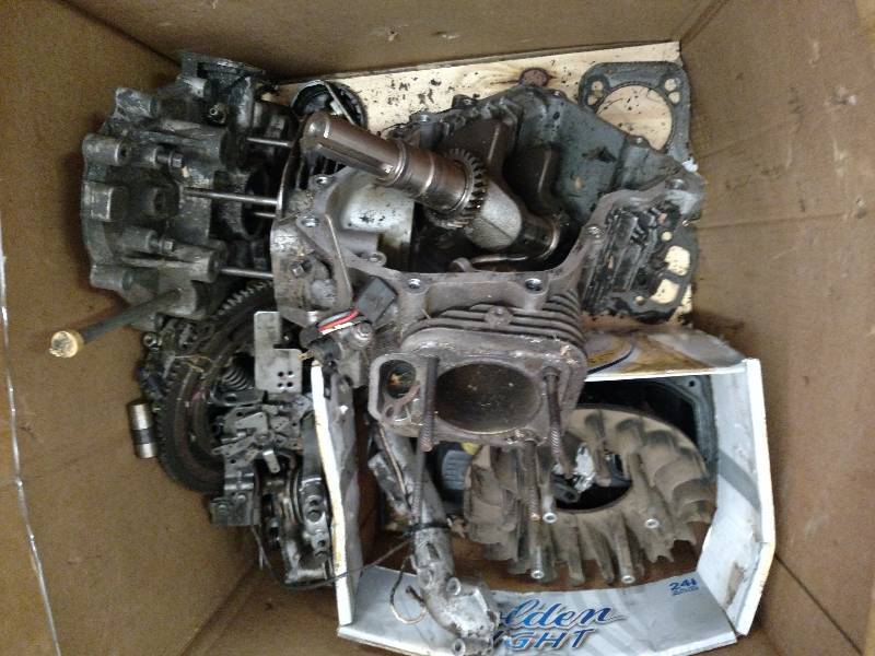 lot 88 image: Kohler 25 hp. Engine, Bad Rod (part...
