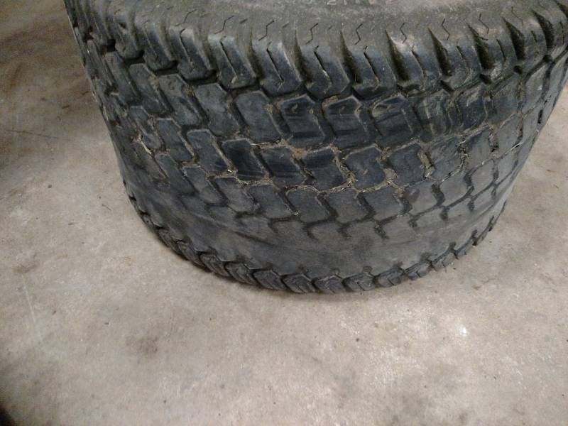 lot 108 image: Multitrack 24X12.00NHS Tire with Tu...