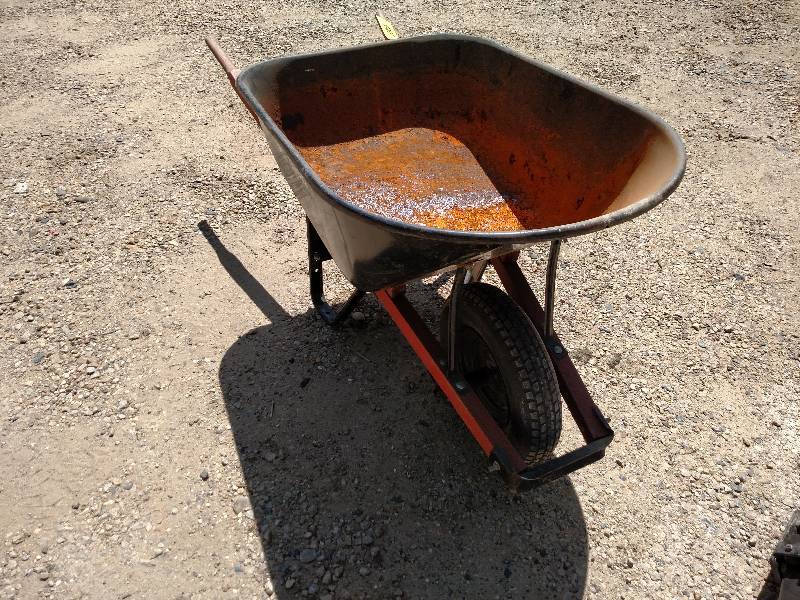 lot 135 image: True Temper Wheel Barrow...