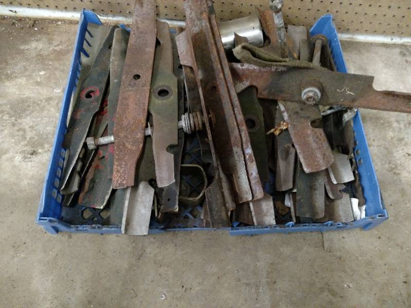 lot 148 image: Asstd Mower Blades...