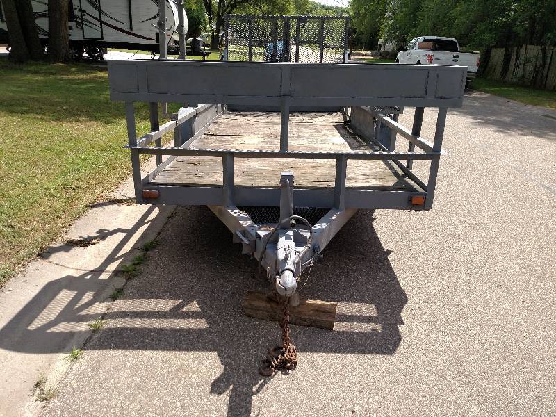 lot 4 image: 1986 MTM 16 Landscape Trailer
