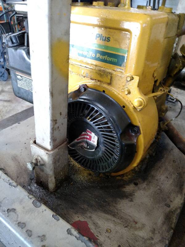 lot 16 image: 5 hp. Sprayer, 100 Gallon Tank, Sum...