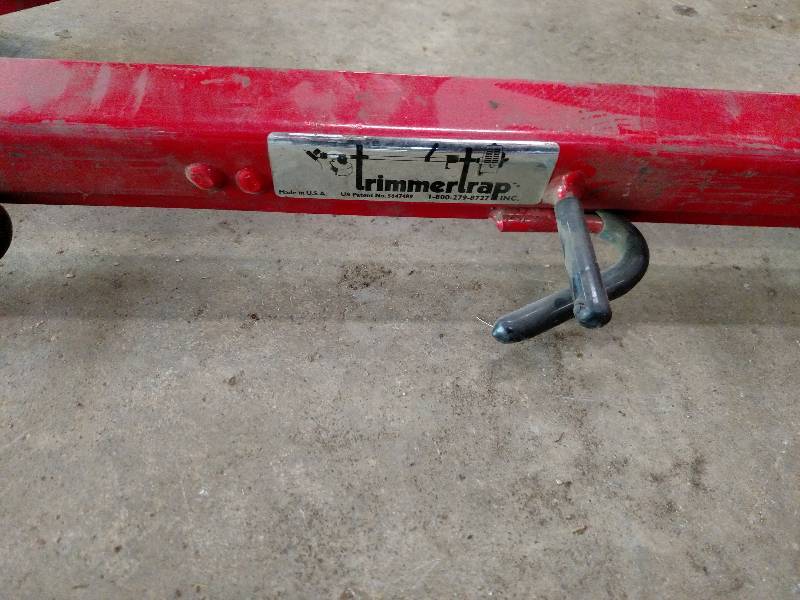 lot 28 image: Trimmer Trap Trimmer Rack...