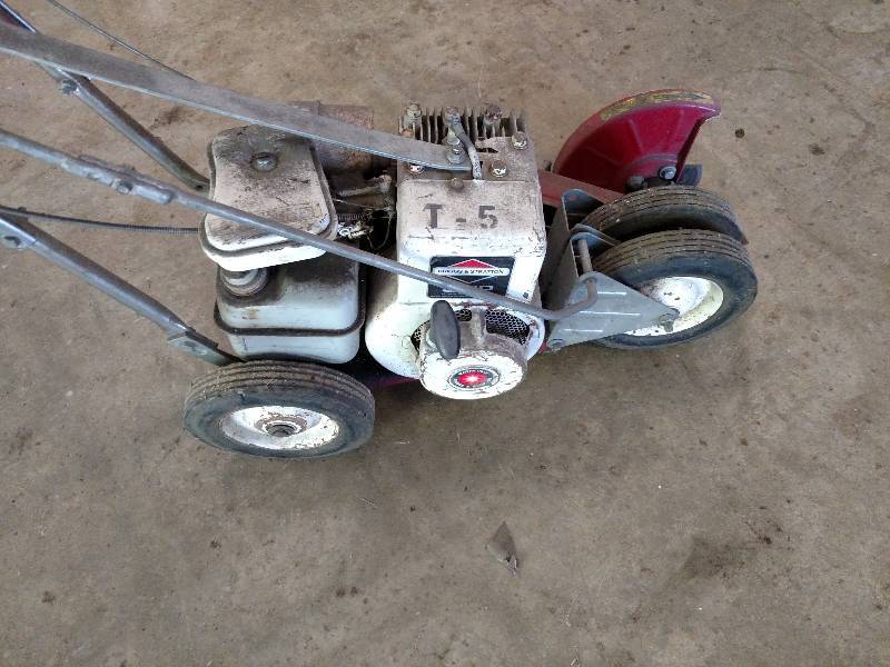lot 30 image: Little Wonder Edger, Has Compressio...