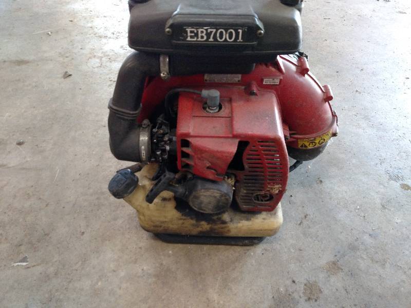 lot 33 image: Redmax EB7001 Backpack Blower, Work...