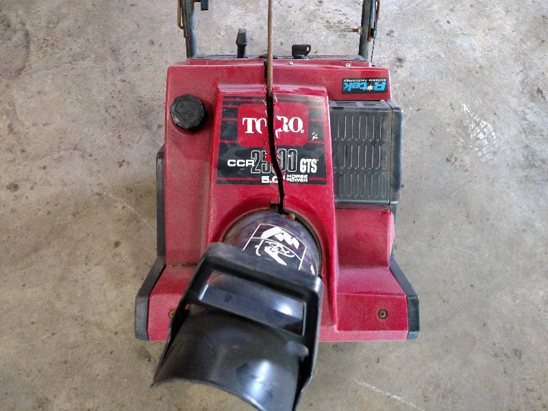 lot 46 image: Toro 5 hp. Snow Blower, Works...
