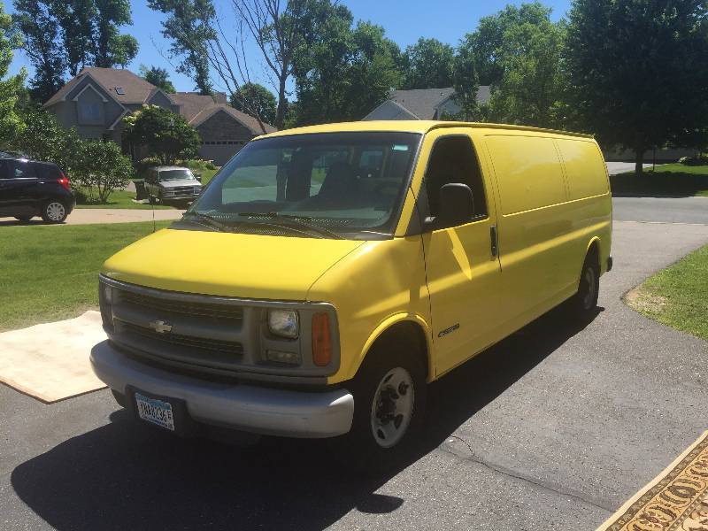 lot 25 image: 2002 Chevy Express 3500 Van With Truckmount HydraMaster CDS 4.7 Heavy Duty Carpet Cleaner Business on Wheels Former ServiceMaster Van, See The YouTube New Tires Too