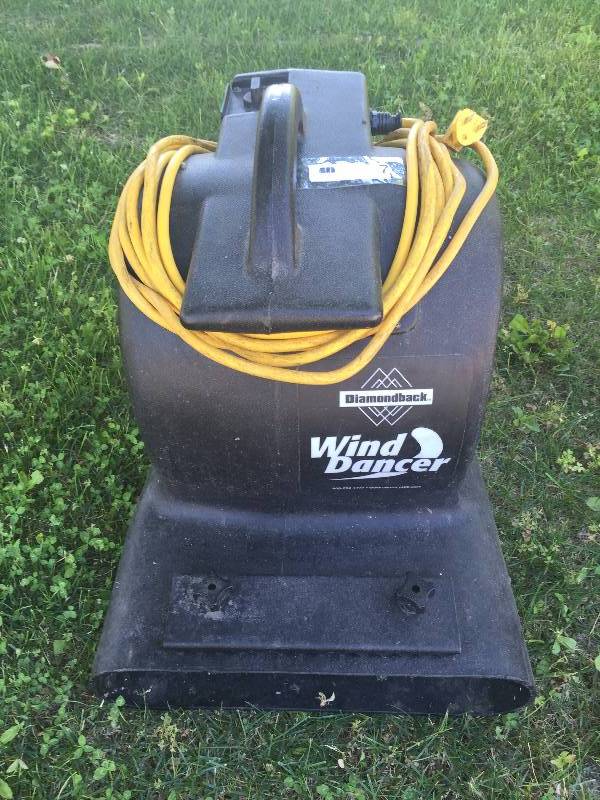 lot 7 image: Diamondback Wind Dancer INDUSTRIAL POWER Carpet Dryer Air Mover Fan Side Grate Missing Works Great 2 Speed Carpet Cleaning Equipment