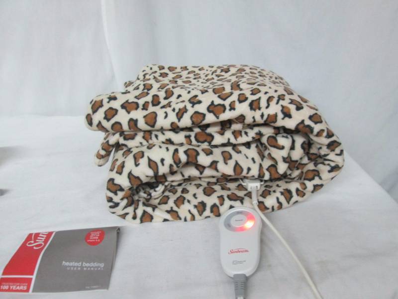 Sunbeam Microplush Heated Throw