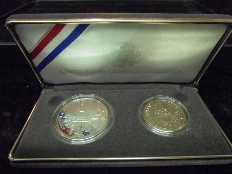 US Mint Congressional Coins - 1989 Two Coin Proof Set in Display