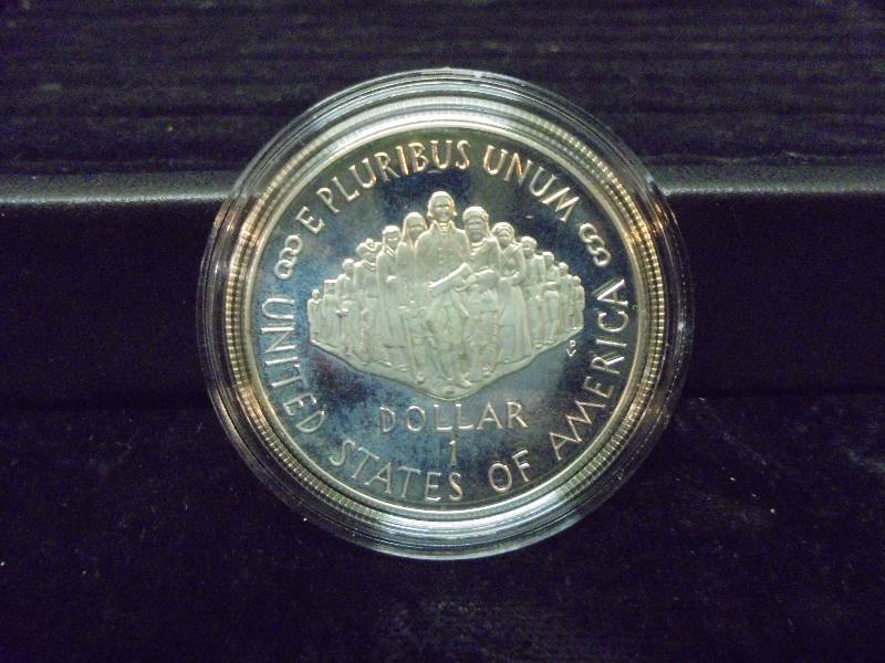 1987 US Constitution Coin, SILVER Dollar in Velvet Display
