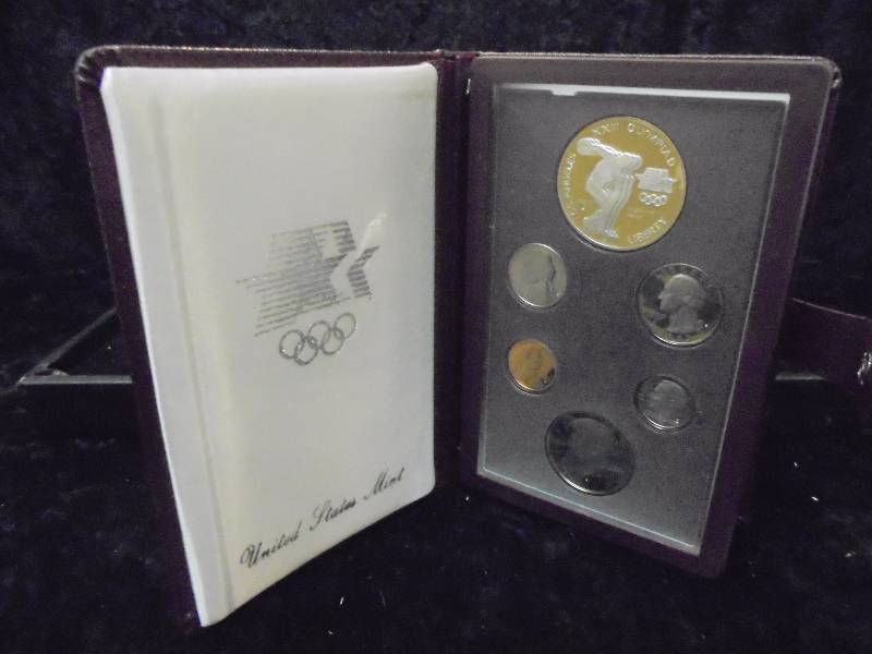 1983 US Mint Prestige Set in Display