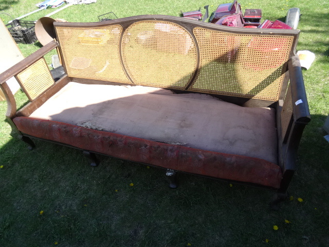 Vintage Full Size Sofa. Left Arm is Broke. Needs Restoration. Karpen Brand
