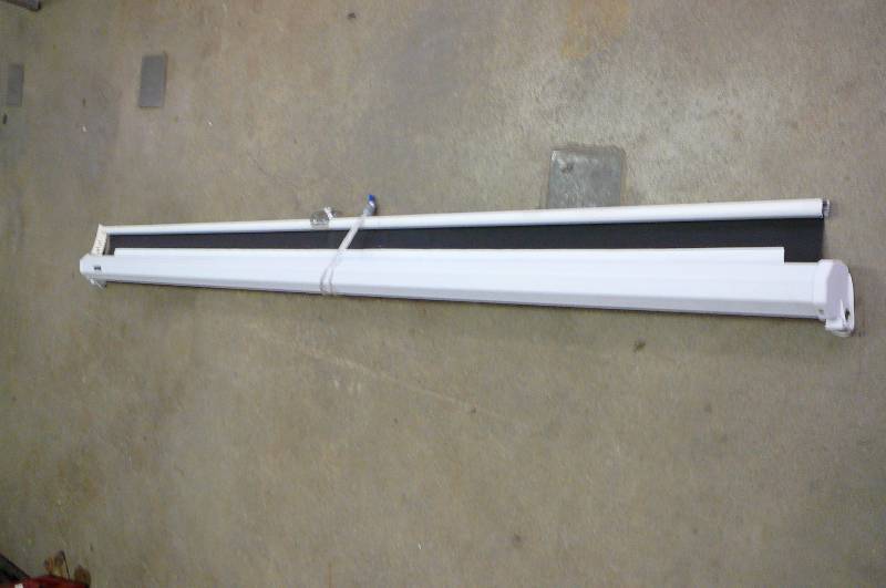 Projector screen